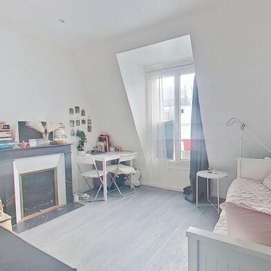 Appartement 1 pièces 900 €