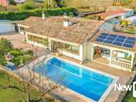 MONTAUROUX_ Ensemble immobilier avec habitations multiples et piscine sur 3 315 m². A découvrir! — photo 2