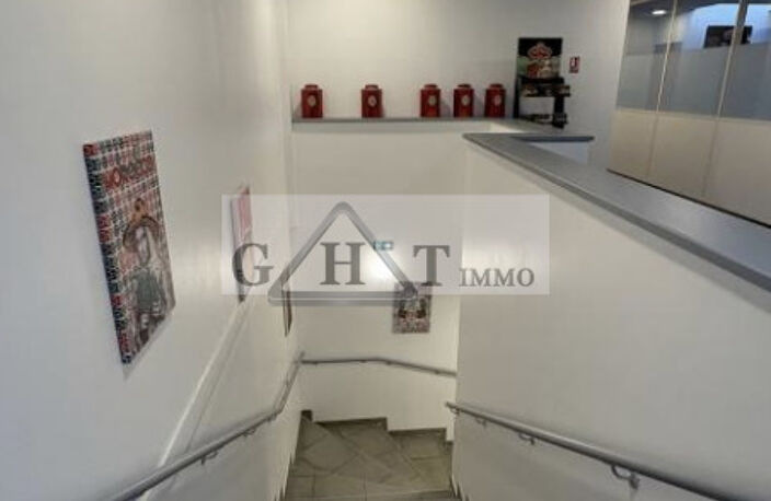 Entrepôt bureaux a louer — photo 5