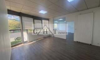Bureau  60 m² à louer à Créteil (94000)