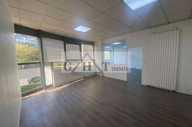 Bureau  1520 €