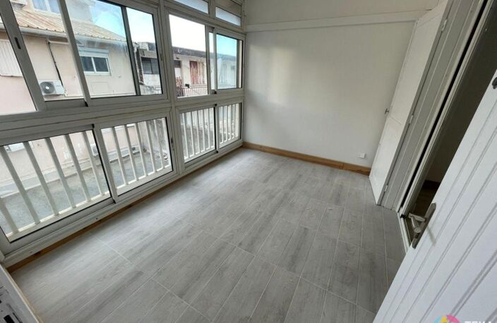 FABIEN TEKA IMMO loue appartement T4 meublé en plein centre ville de Saint Denis, ile de la Réunion — photo 3