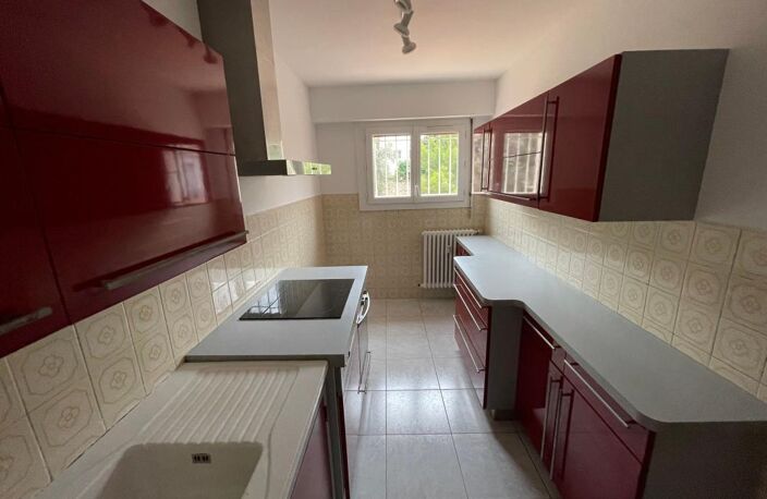 A VENDRE SUPERBE APPARTEMENT EN DERNIER ETAGE A BANDOL 83150 — photo 3