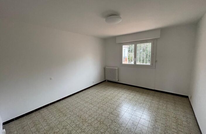 A VENDRE SUPERBE APPARTEMENT EN DERNIER ETAGE A BANDOL 83150 — photo 5