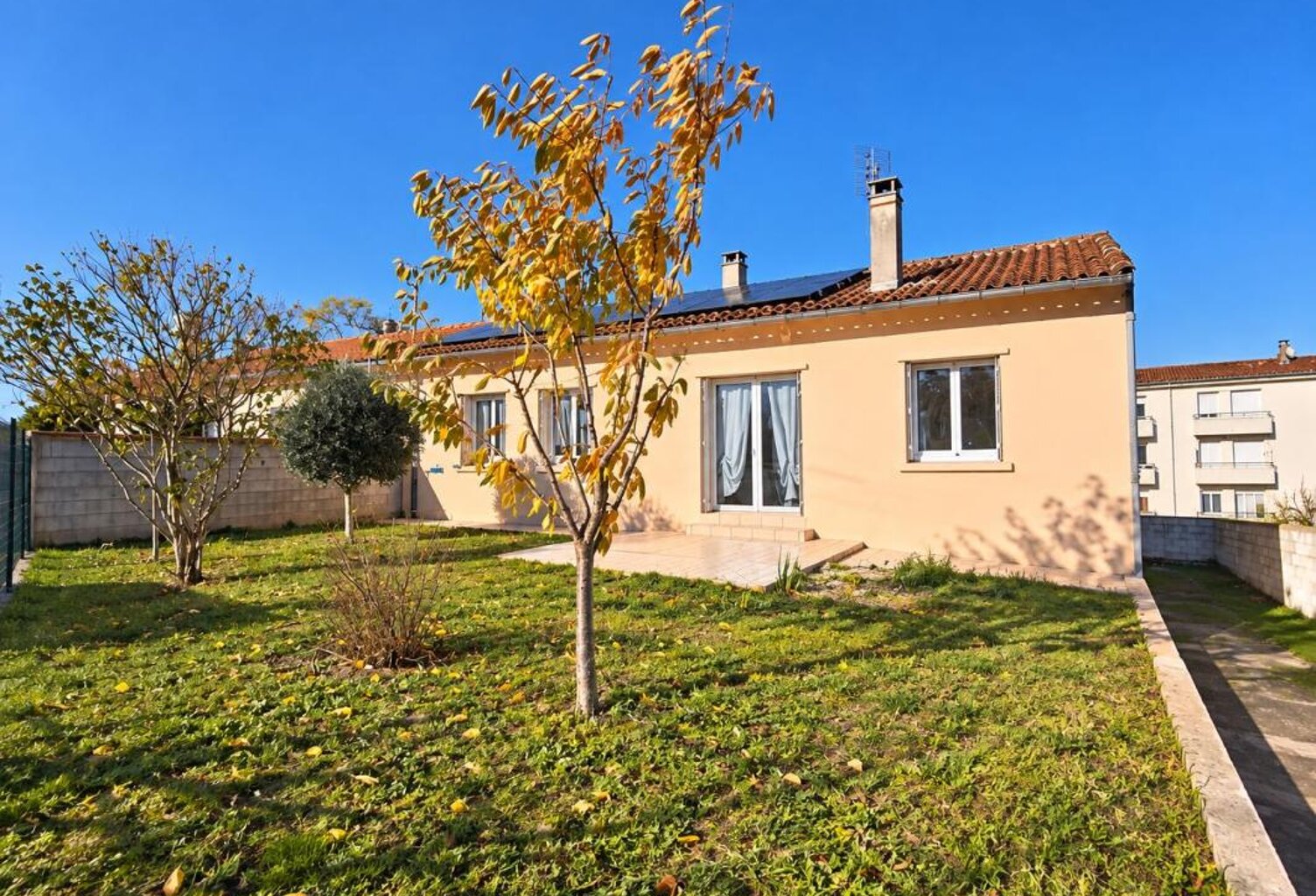 Maison Semi-Mitoyenne À Vendre — photo 1