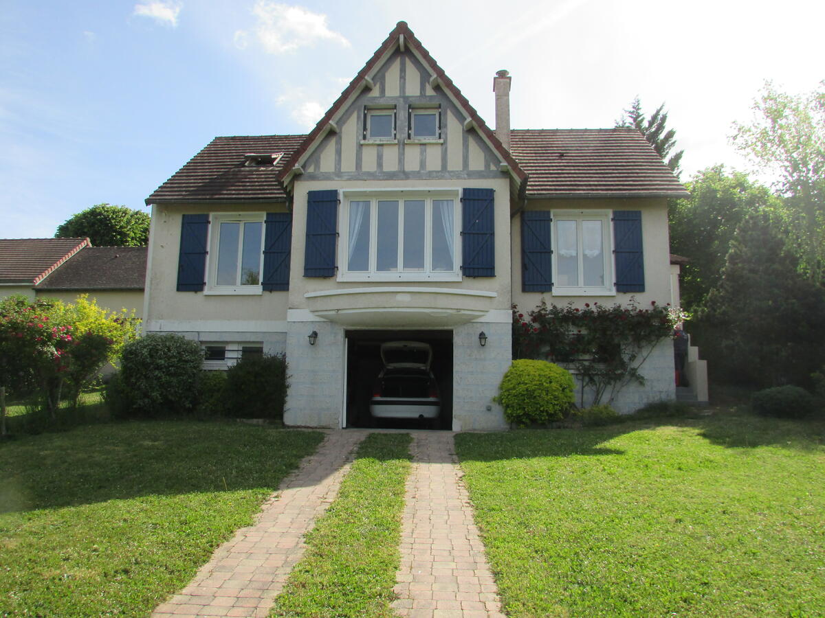 Villa / Maison  T5 à vendre Cherisy 28500