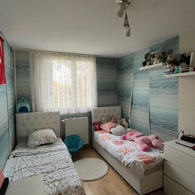 Appartement 4 pièces 146000 €