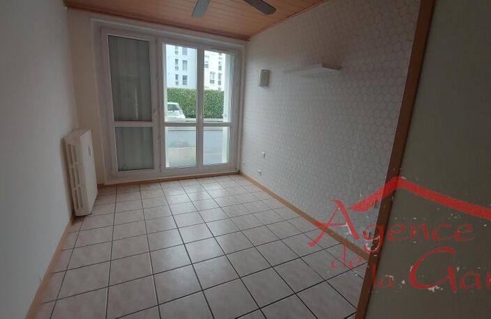 Location appartement 4 pièces 70 m² à Reims (51100) — photo 3