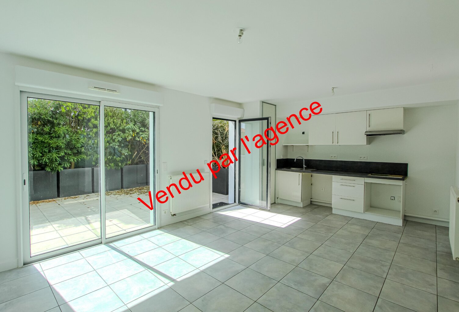 EXCLUSIVITE - BAYONNE   APPARTEMENT MODERNE TERRASSE – PARKING SOUS-SOL - CAVE — photo 1