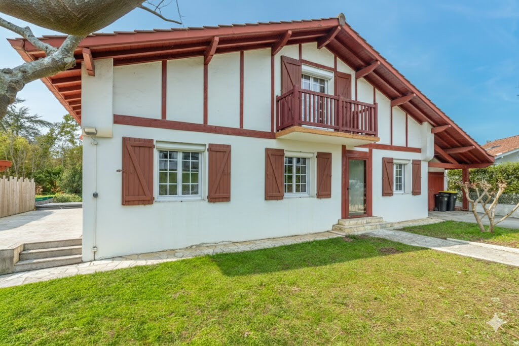 Villa / Maison  T5 à vendre Saint-Jean-de-Luz 64500
