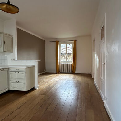 Appartement 3 pièces 730 €