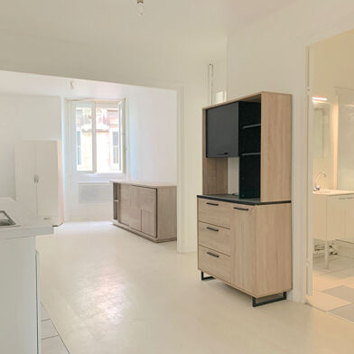 Appartement 2 pièces 700 €