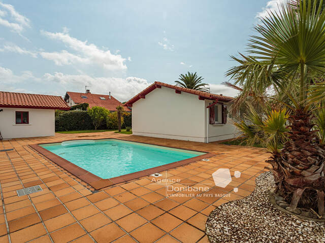 Maison  de plain pied avec piscine à Bidart — photo du bien