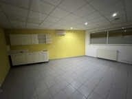 LOCAL PARAMEDICAL AU PIED DU TRAM PARKING JARDIN — photo 3
