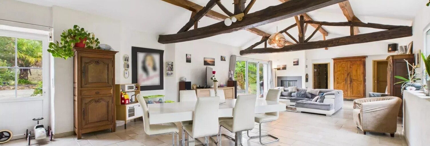 Maison 8 Pièces 188 m² à vendre à Saint-Hilaire-de-Chaléons (44680)