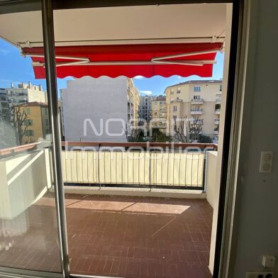 Appartement 3 pièces 1180 €