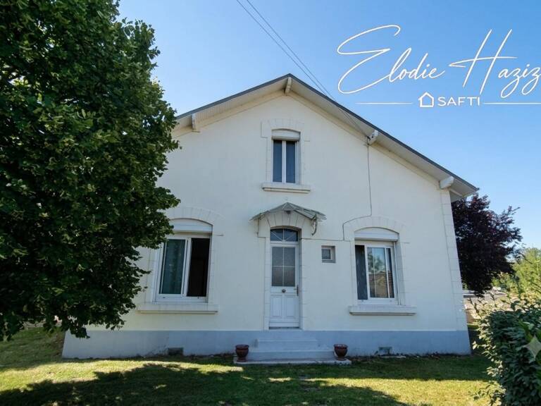Maison avec jardin garage véranda et toiture neuve — photo 1