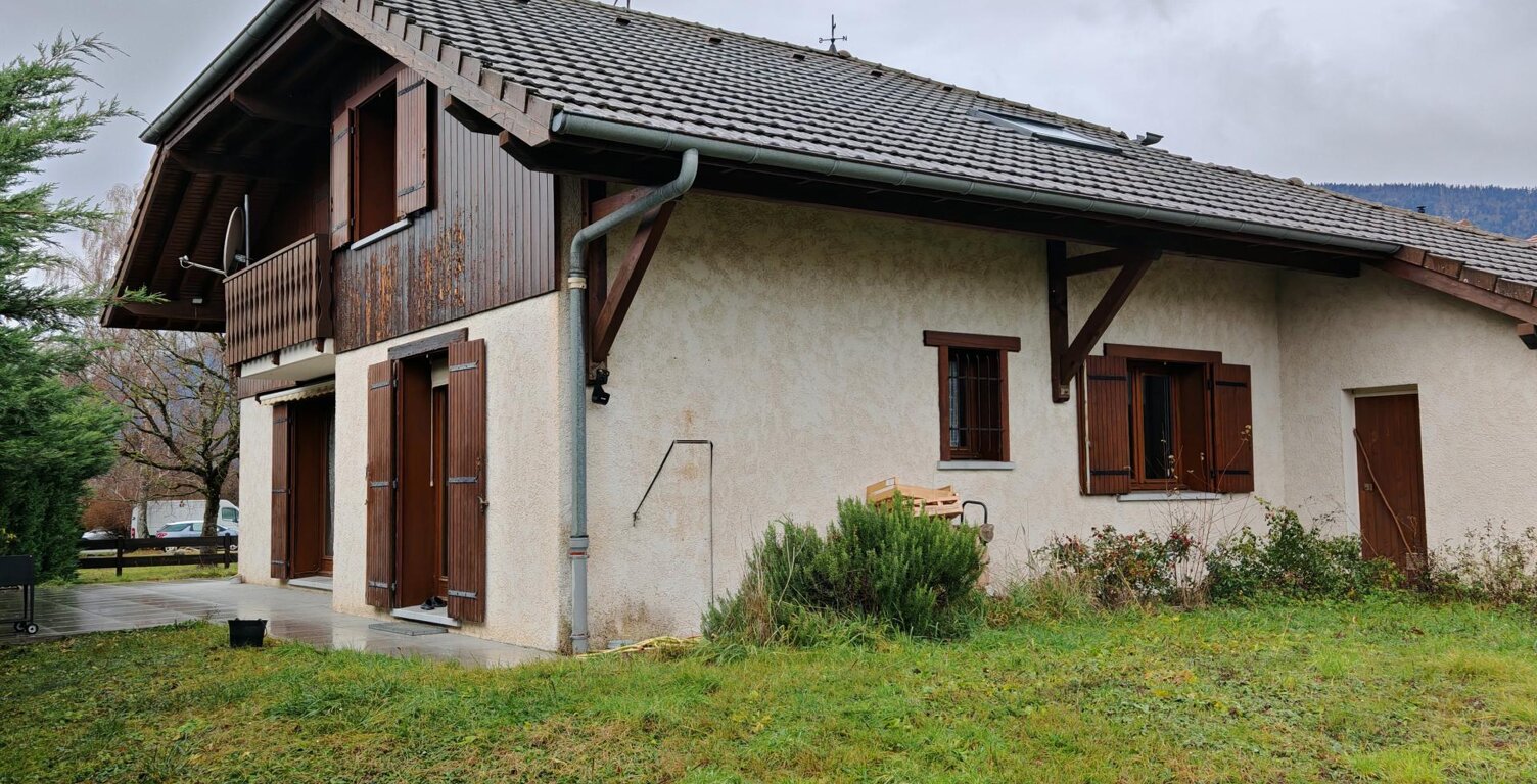 Maison Cessy 01170 Hors Lotissement, avec Grand Terrain, Grand Jardin. — photo 1