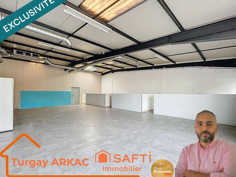 Local commercial modulable de 220 m² - Bourgoin-Jallieu — photo 1