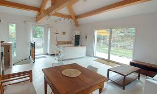 Maison 5 Pièces 132 m² à louer à Simiane-Collongue (13109)