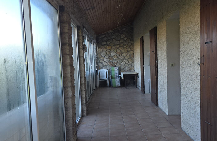 07 AUBENAS - Maison 200 m2 env. 1895 m2 de terrain — photo 4