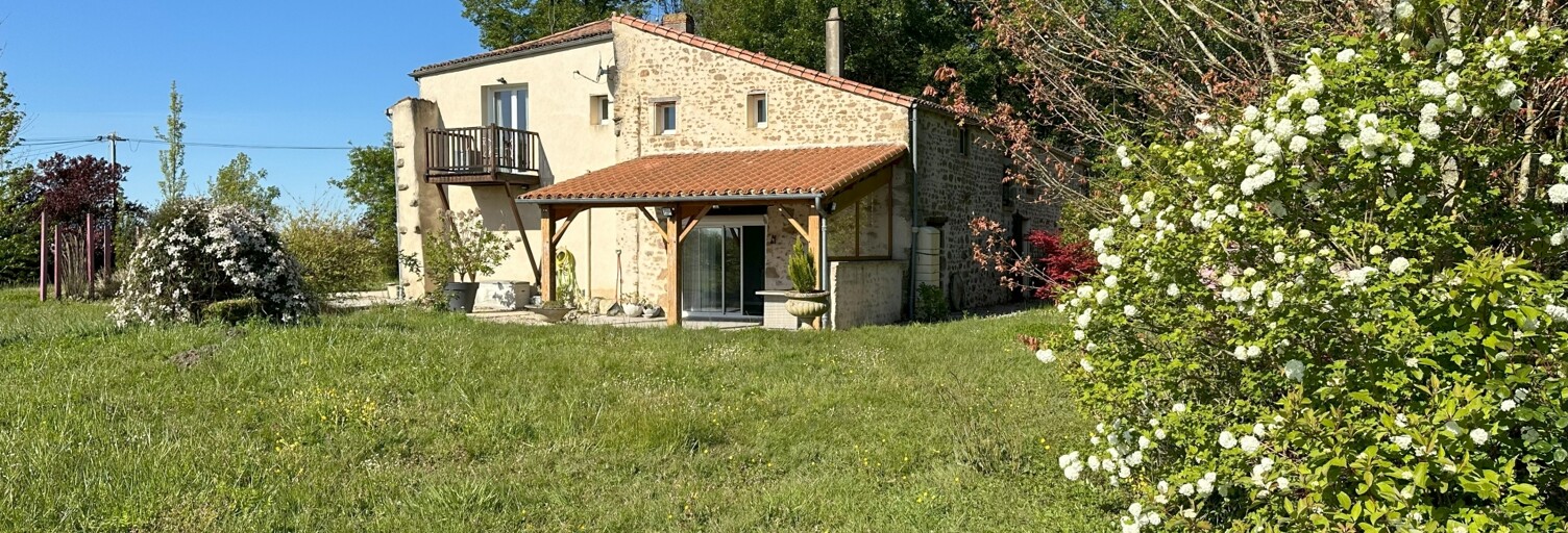 Maison 9 Pièces 250 m² à vendre à Saint-Cyr-des-Gâts (85410)