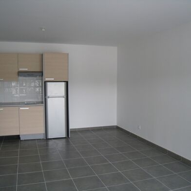 Appartement 3 pièces 933 €