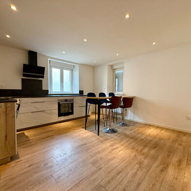 Appartement 2 pièces 710 €