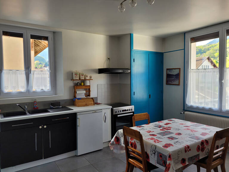 FAVERGES. APPARTEMENT DE 94.39M² AVEC CAVE ET GARAGE AU CENTRE VILLE — photo 1