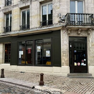 Commerce 3 pièces 74400 €