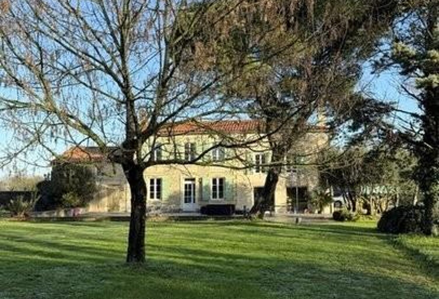 Vente maison 8 pièces 250 m² Niort (79000) — photo 1