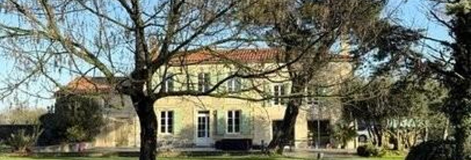 Maison 8 Pièces 250 m² à vendre à Niort (79000)