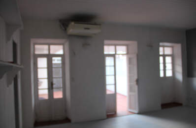 À Basse-Terre, vaste  appartement T3  à louer avec balcon , — photo du bien