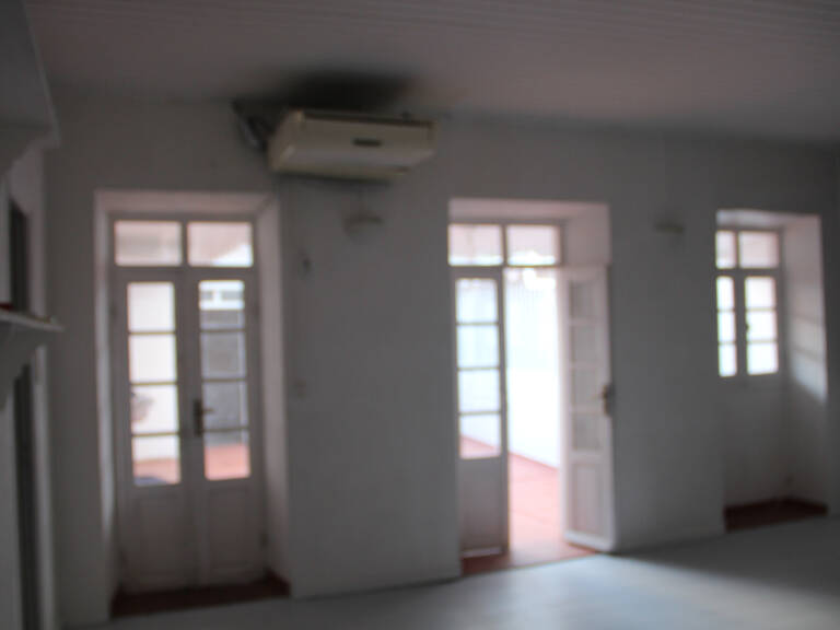 À Basse-Terre, vaste  appartement T3  à louer avec balcon , — photo 1