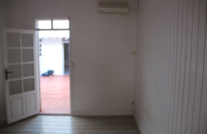 À Basse-Terre, vaste  appartement T3  à louer avec balcon , — photo 5