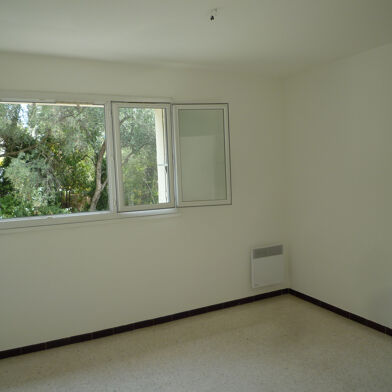 Appartement 4 pièces 950 €