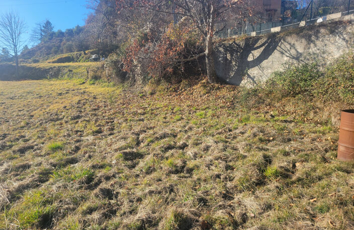 Terrain plat viabilisé, vue dégagèe , Vallée de l'Esteron. — photo 2