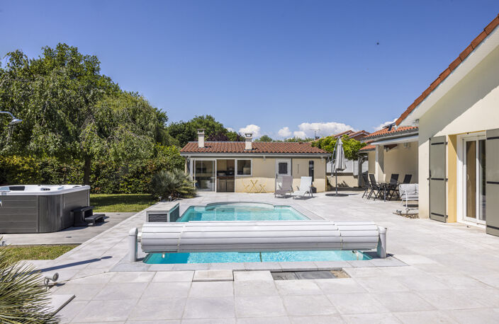 Maison 120 M2 Amberieux en Dombes piscine Garage — photo 2