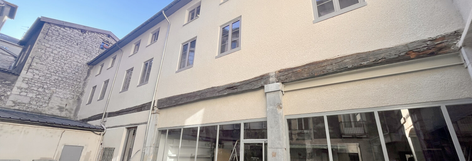 Immeuble  240 m² à vendre à Grenoble (38000)
