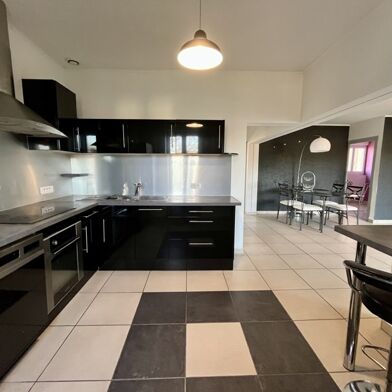 Appartement 5 pièces 93415 €