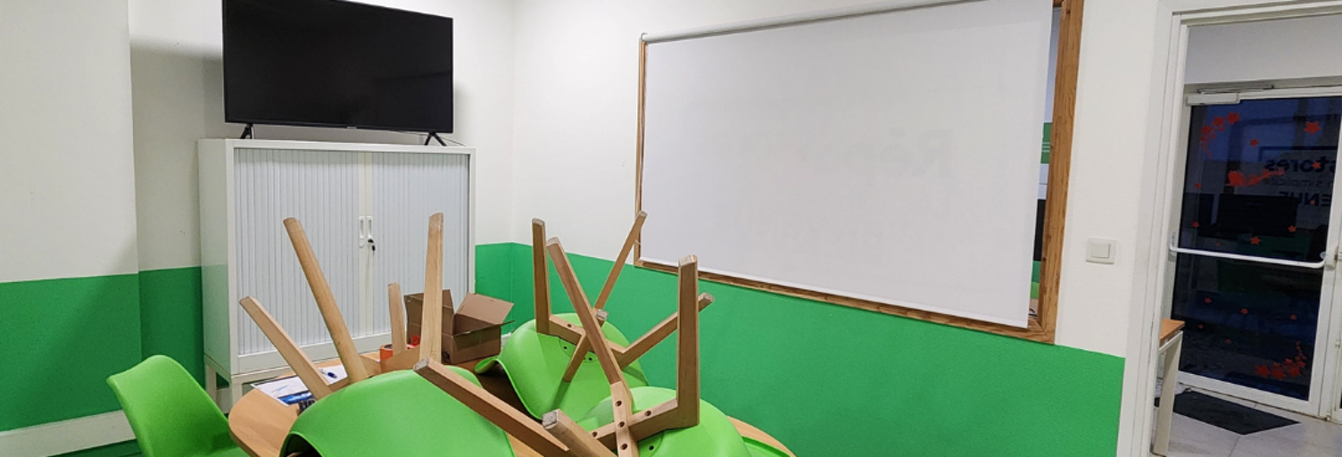 Commerce  300 m² à louer à Saint-Étienne-au-Mont (62360)