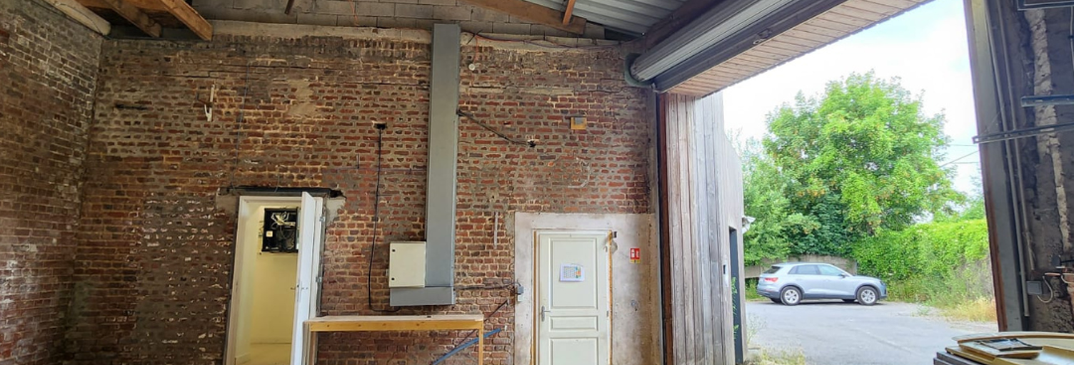 Commerce  300 m² à louer à Saint-Étienne-au-Mont (62360)