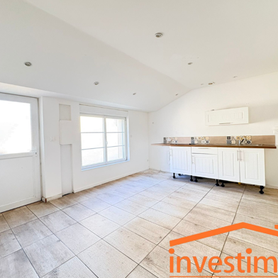 Appartement 5 pièces 825 €