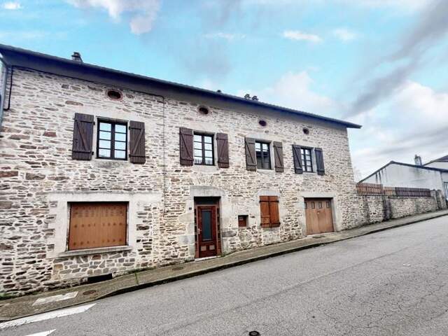 Maison en pierre de 6 pièces principales — photo du bien