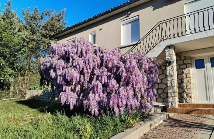 Vente maison 5 pièces 149 m² Montguyon (17270) — photo 2