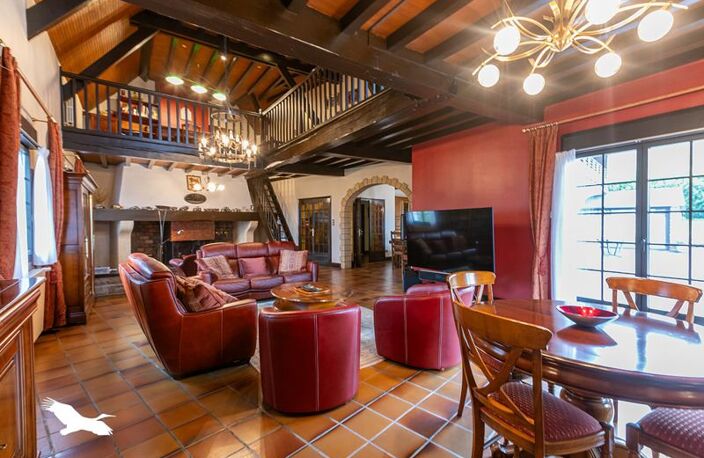 Villa de 10 pièces principales — photo 5