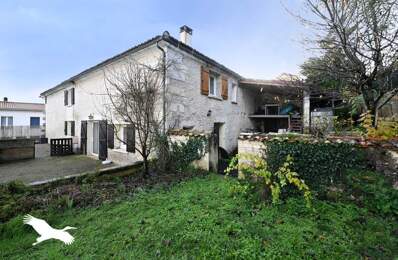 Maison en pierre de 7 pièces principales — photo du bien