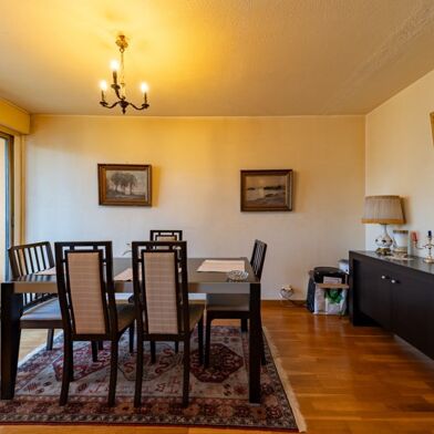 Appartement 5 pièces 239600 €