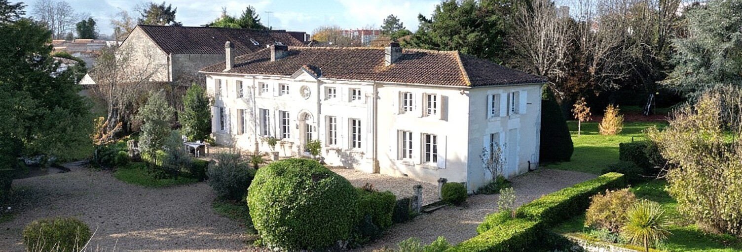 Maison 10 Pièces 250 m² à vendre à Cognac (16100)