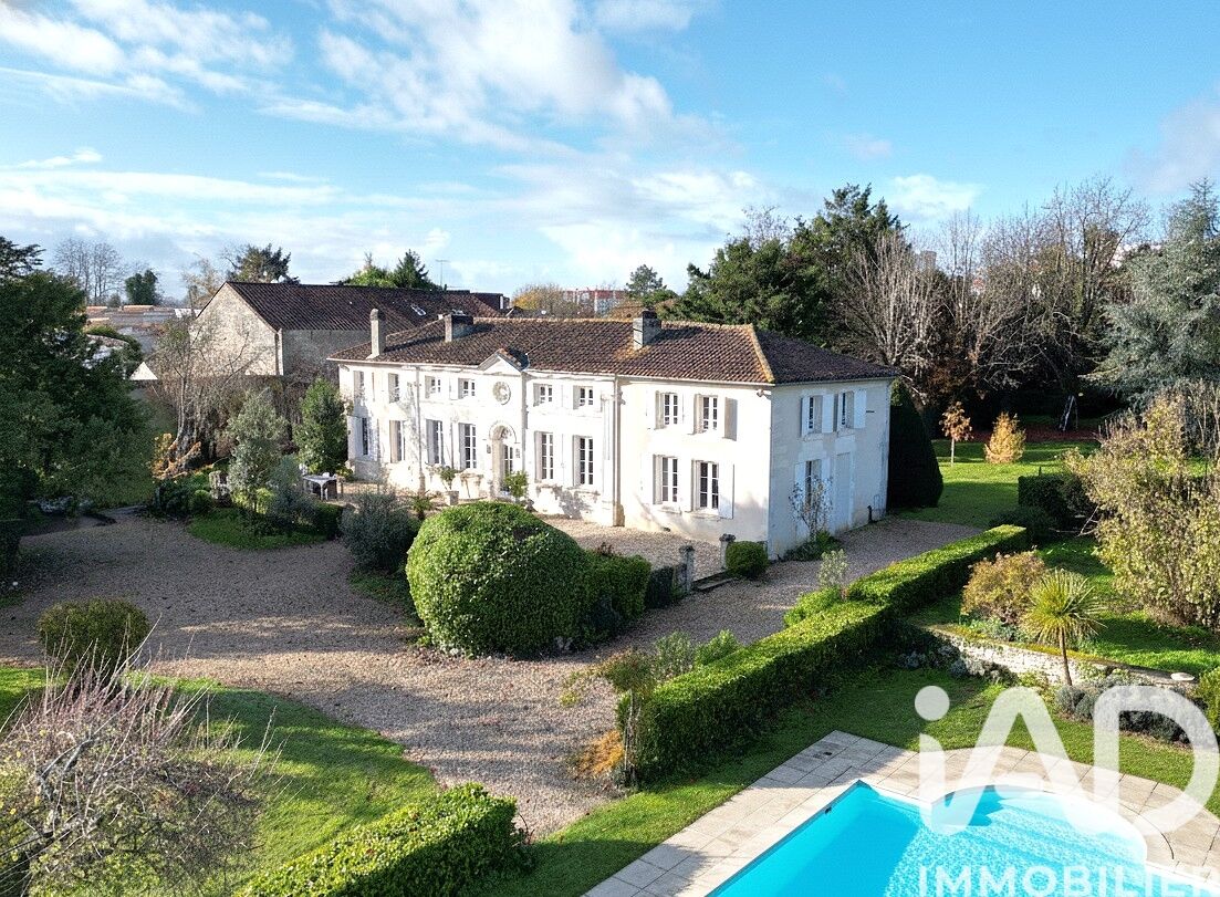 Maison à vendre, 10 pièces, 250 m², Cognac